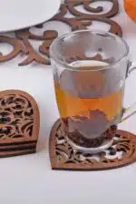 Kalp Desenli Ahşap Bardak Altlığı 4'lü